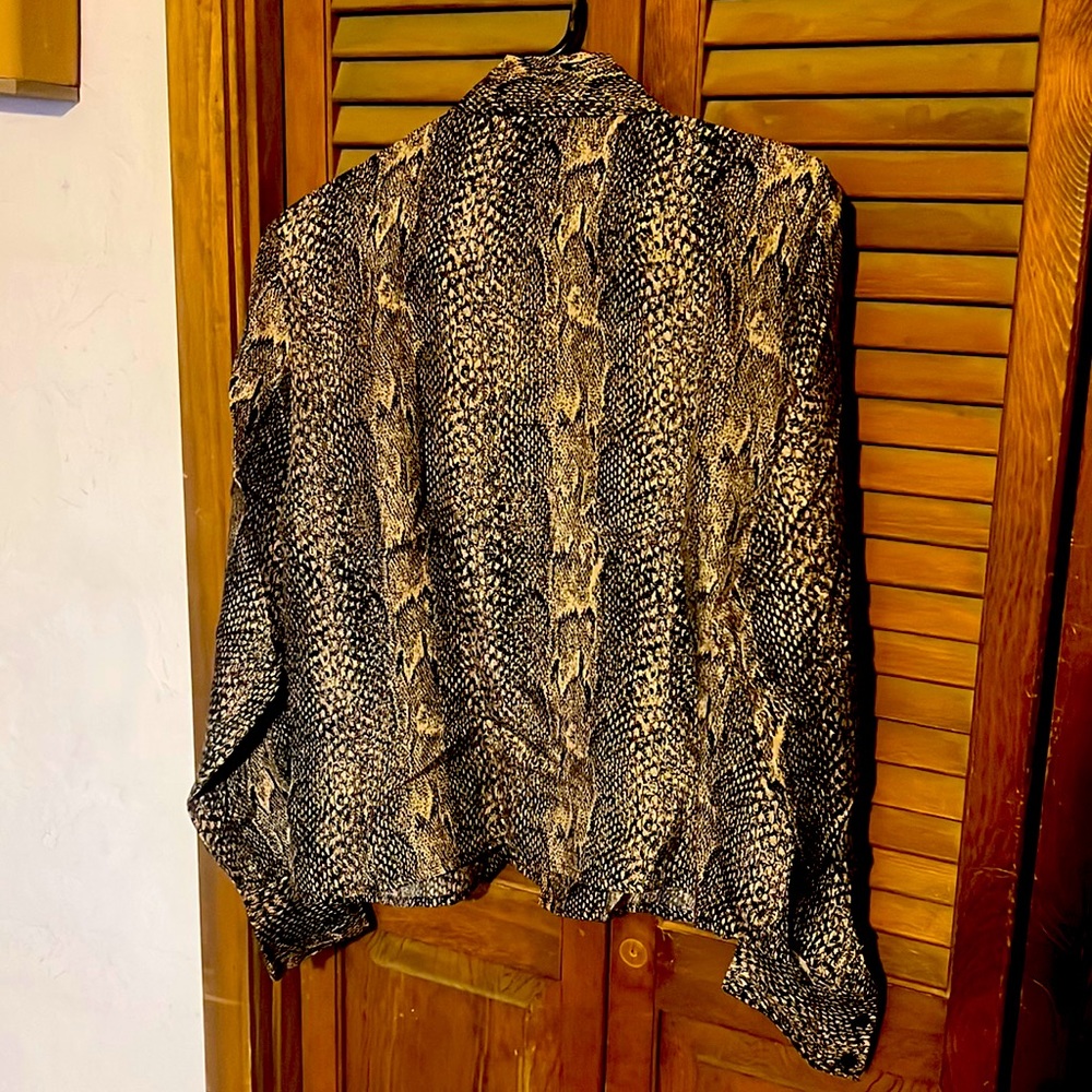 Newport News. Size 10. Blouse